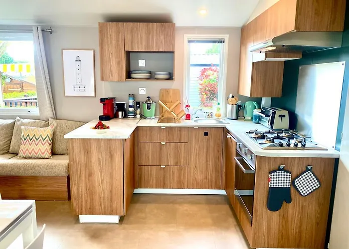 Mobil Excellence 6 Personnes Au Et Soleil, Saint George D'oléron Camping *